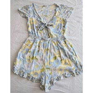 American Eagle Floral romper cut-out tie-front Ruffled Bottom Pockets Size Large